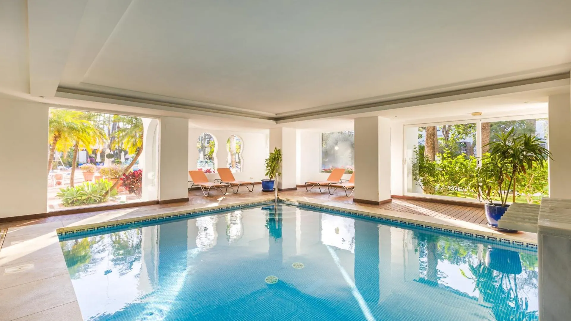 Apartment Apartamentos Urb, La Alcazaba 614 Y 642 Banus Marbella Spain
