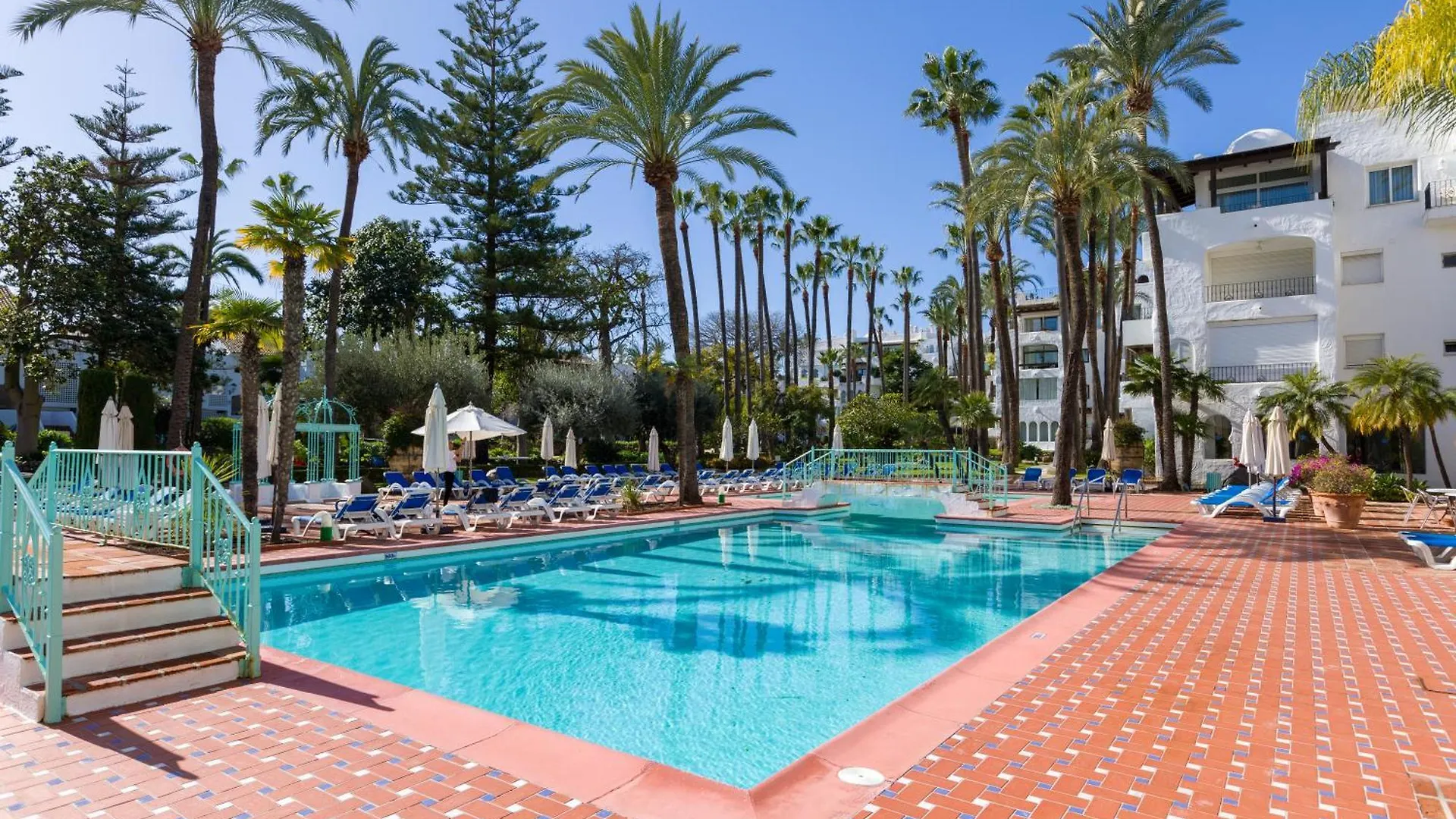 Apartamentos Urb, La Alcazaba 614 Y 642 Banus Marbella