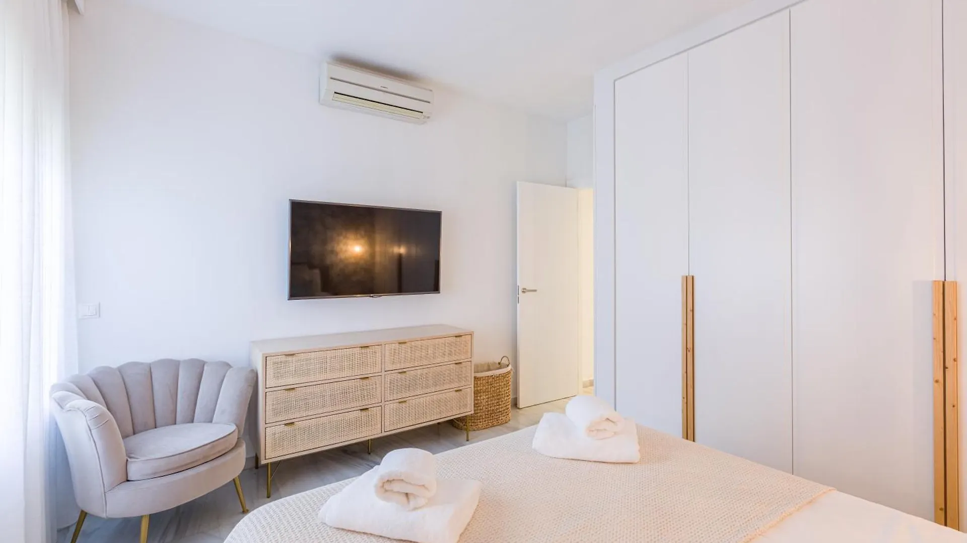 Apartamentos Urb, La Alcazaba 614 Y 642 Banus Marbella Spain