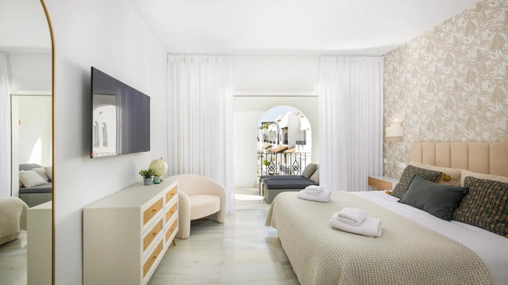 Apartamentos Urb, La Alcazaba 614 Y 642 Banus Marbella